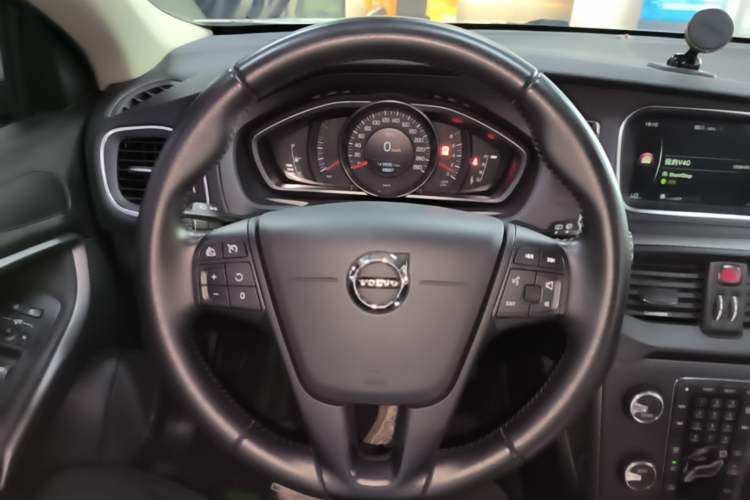 Used Volvo V40 2017 T3 Zhiyi Edition Steering Wheel