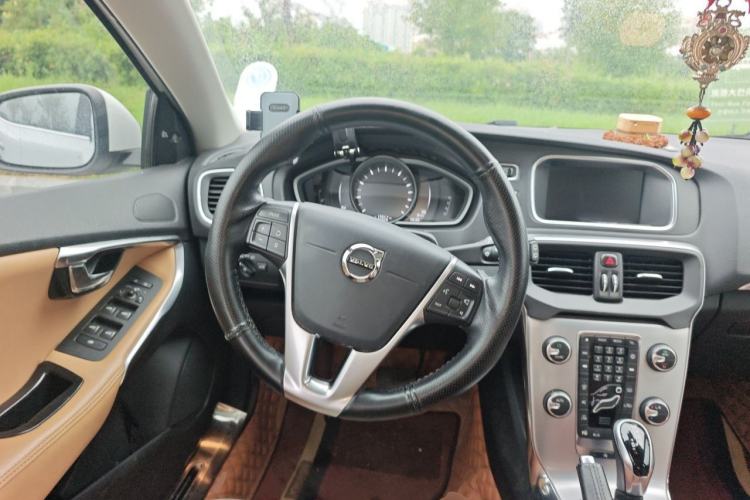 Used Volvo V40 2017 T3 Zhiya Edition Steering Wheel