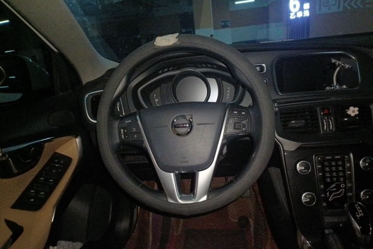 Used Volvo V40 2017 T3 Zhiyi Edition Steering Wheel