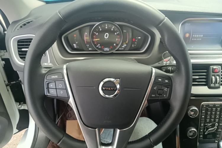 Used Volvo V40 2017 T3 Zhiyi Edition Steering Wheel