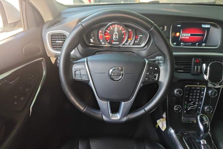 Used Volvo V40 2017 T3 Zhiyi Edition Steering Wheel
