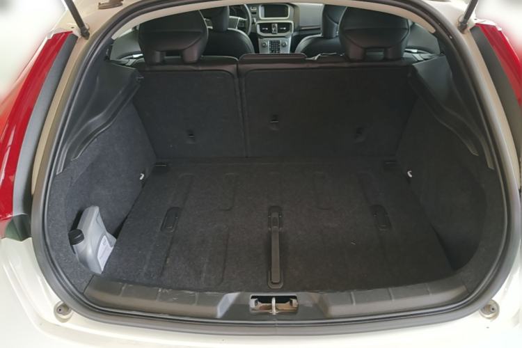 Used Volvo V40 2017 T3 Zhiya Edition Trunk