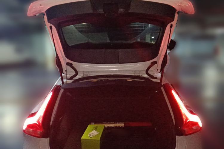 Used Volvo V40 2017 T3 Zhiyi Edition Trunk
