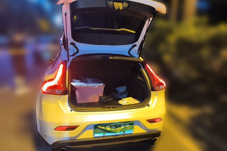 Used Volvo V40 2017 T3 Zhiyi Edition Trunk