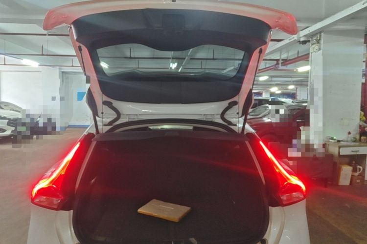Used Volvo V40 2017 T3 Zhiya Edition Trunk