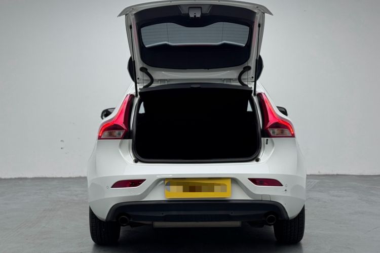 Used Volvo V40 2017 T3 Zhiyi Edition Trunk
