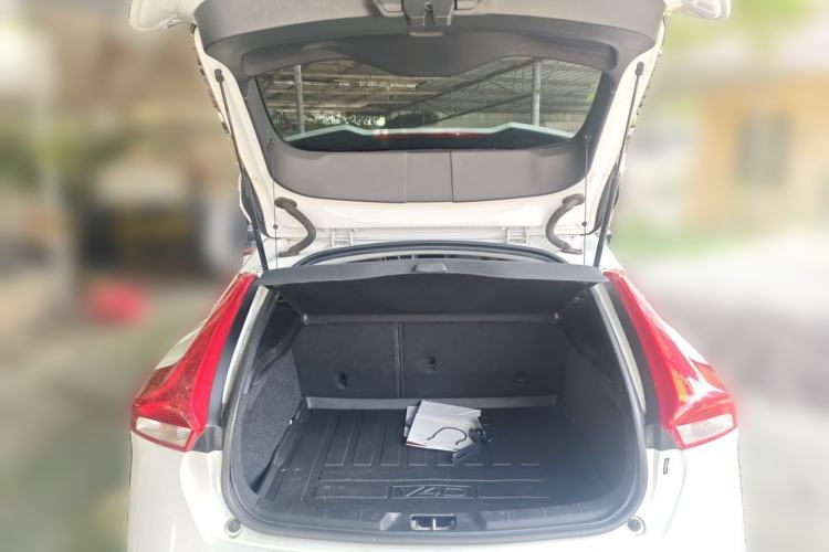Used Volvo V40 2017 T3 Zhiya Edition Trunk