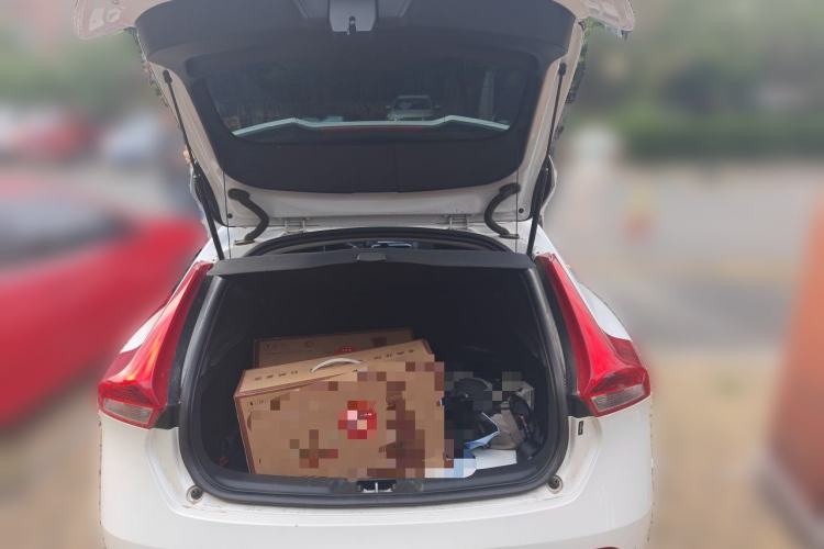Used Volvo V40 2017 T3 Zhiyi Edition Trunk