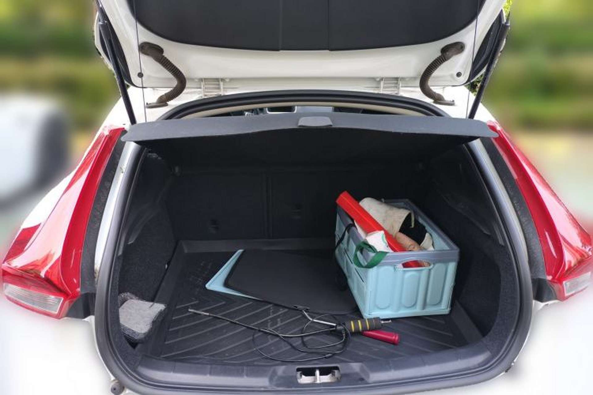 Used Volvo V40 2017 T3 Zhiyi Edition Trunk