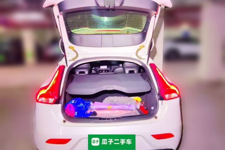 Used Volvo V40 2017 T3 Zhiyi Edition Trunk