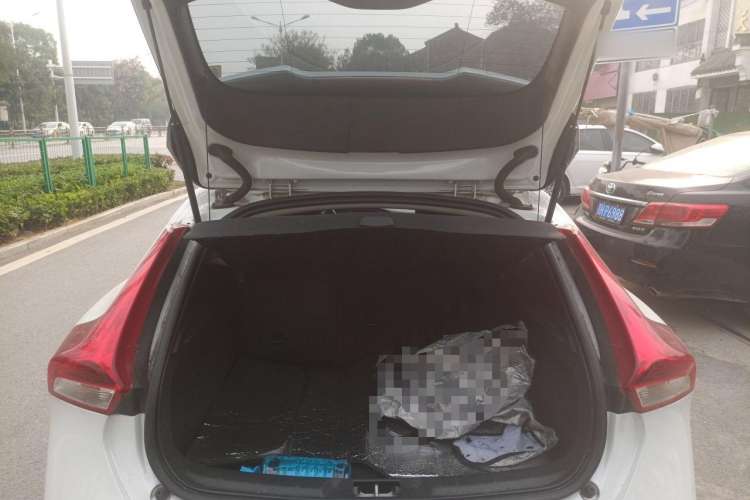 Used Volvo V40 2017 T3 Smart Edition Trunk