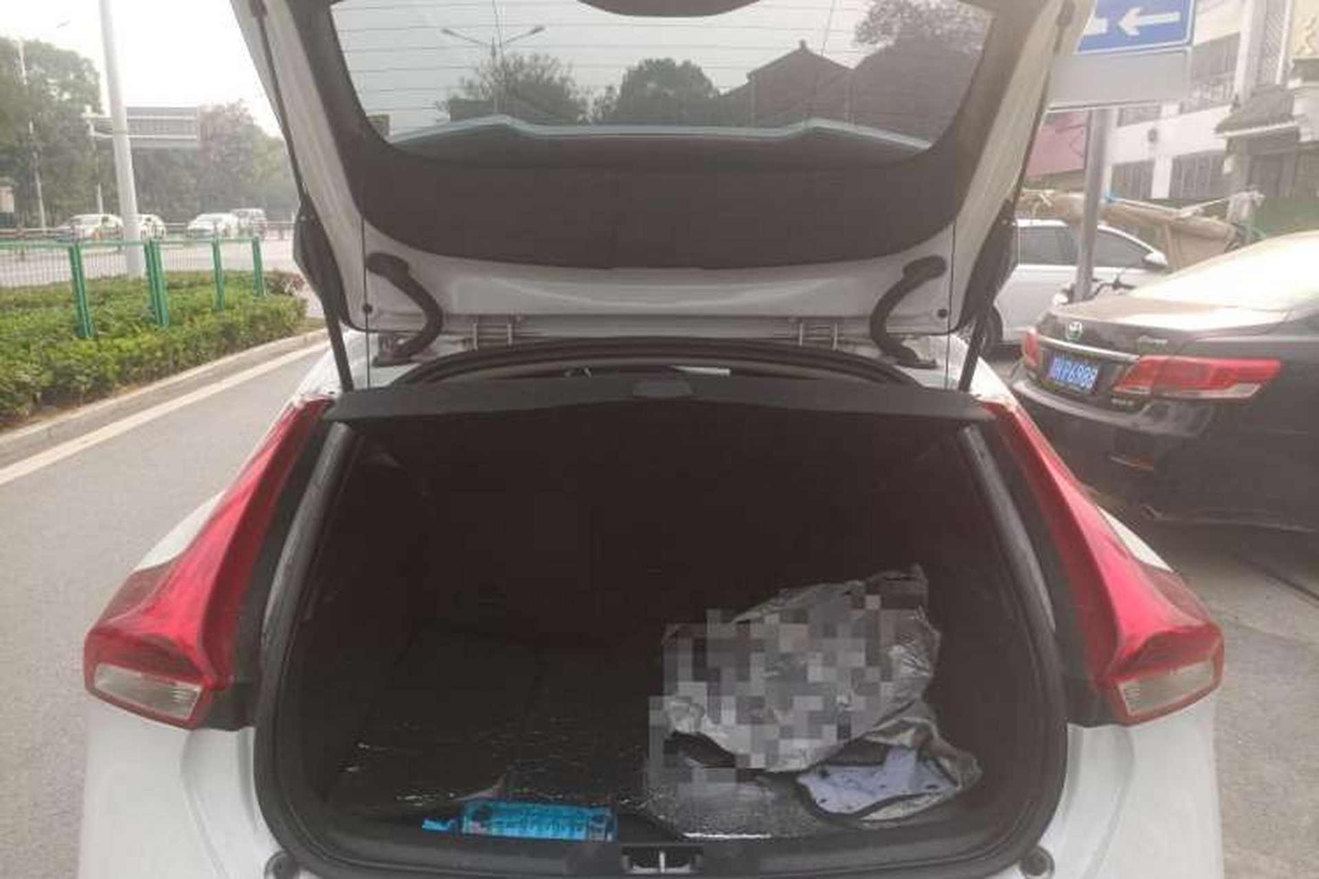 Used Volvo V40 2017 T3 Smart Edition Trunk