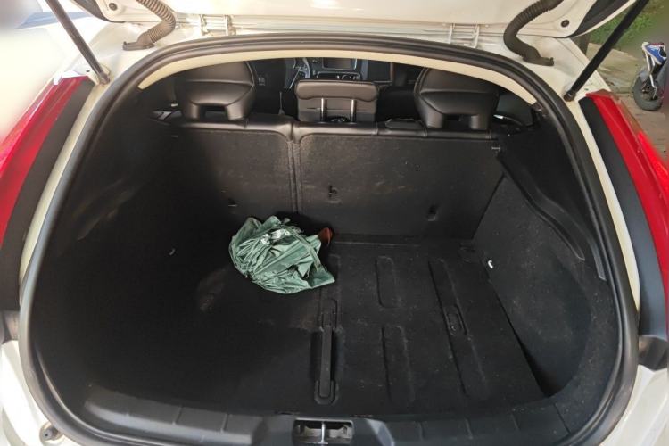 Used Volvo V40 2017 T3 Zhiyi Edition Trunk