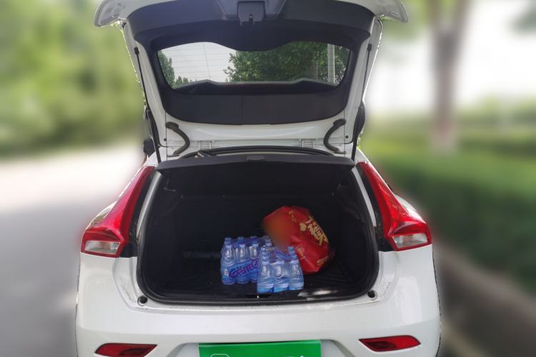 Used Volvo V40 2017 T4 Smart Luxury Edition Trunk