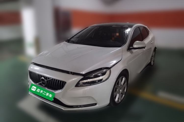 Used Volvo V40 2017 T3 Zhiya Edition Guazi used car, China used car export, Used car for sale, Used cars, Cheapest cars for sale