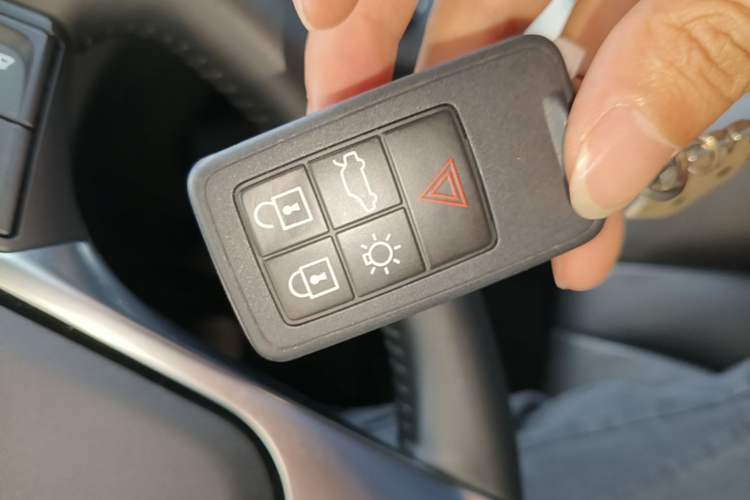 Used Volvo V40 2017 T3 Zhiya Edition Vehicle Key