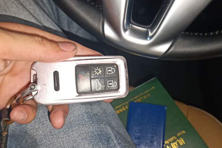 Used Volvo V40 2017 T3 Zhiyi Edition Vehicle Key