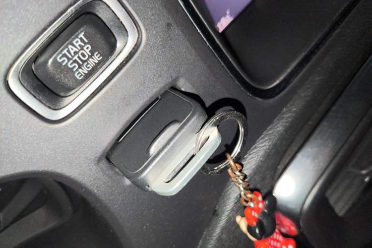 Used Volvo V40 2017 T3 Zhiyi Edition Vehicle Key