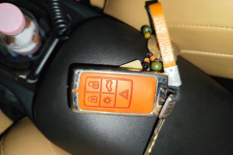 Used Volvo V40 2017 T3 Zhiyi Edition Vehicle Key