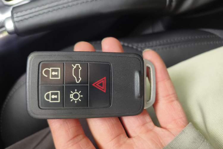 Used Volvo V40 2017 T3 Zhiyi Edition Vehicle Key