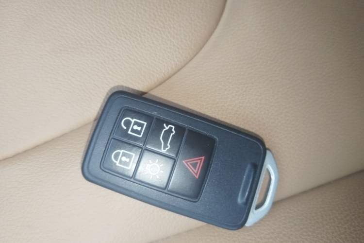 Used Volvo V40 2017 T3 Zhiya Edition Vehicle Key