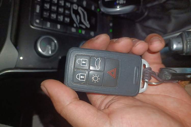 Used Volvo V40 2017 T3 Zhiyi Edition Vehicle Key