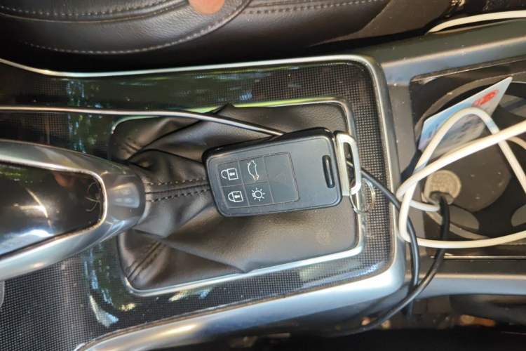 Used Volvo V40 2017 T3 Zhiyi Edition Vehicle Key