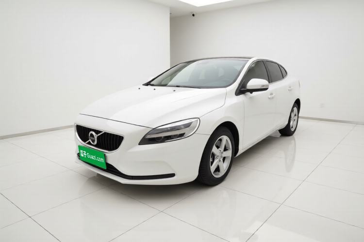 Gebrauchter Volvo V40 2017 T3 Smart Edition Guazi used car, China used car export, Used car for sale, Used  cars, Cheapest cars for sale