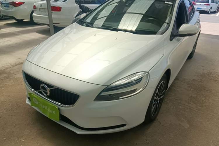 Used Volvo V40 2017 T3 Zhiyi Edition Guazi used car, China used car export, Used car for sale, Used  cars, Cheapest cars for sale