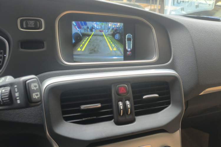 Used Volvo V40 2017 T3 Zhiya Edition Audio And AC Panel