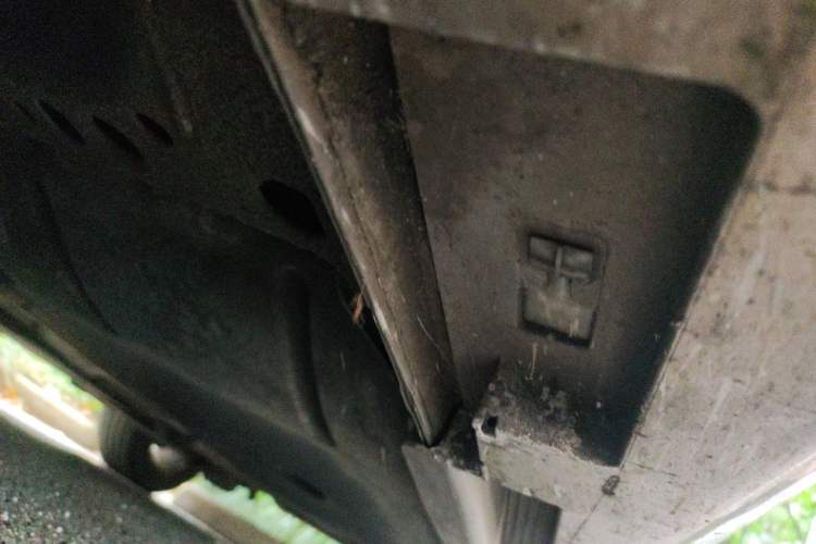 Used Volvo V40 2017 T3 Smart Edition Chassis Front Left