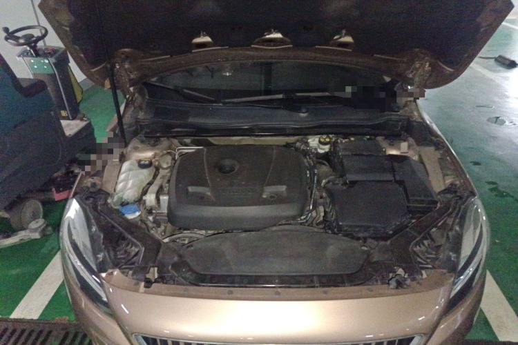 Used Volvo V40 2017 T3 Zhiyi Edition Engine Bay