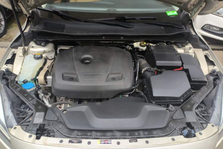 Used Volvo V40 2017 T3 Zhiya Edition Engine Bay