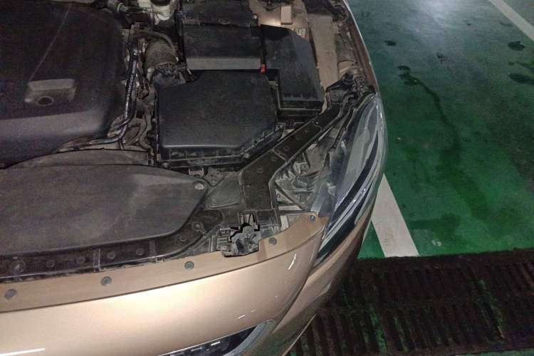 Used Volvo V40 2017 T3 Zhiyi Edition Engine Bay Left