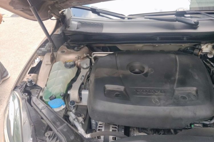Used Volvo V40 2017 Cross Country T3 Zhiya Edition Engine Bay Right