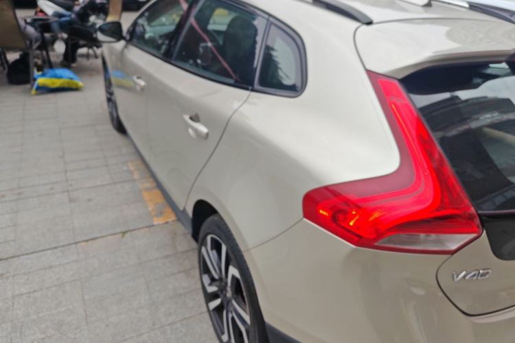 Used Volvo V40 2017 Cross Country T3 Zhiya Edition Exterior 1