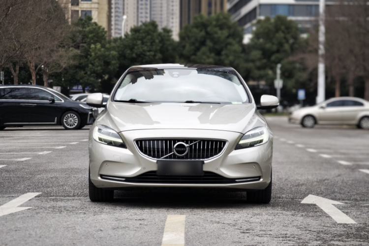 Used Volvo V40 2017 T3 Zhiya Edition Exterior 2