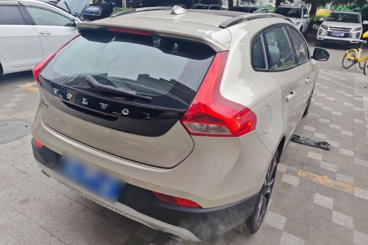 Used Volvo V40 2017 Cross Country T3 Zhiya Edition Exterior 3