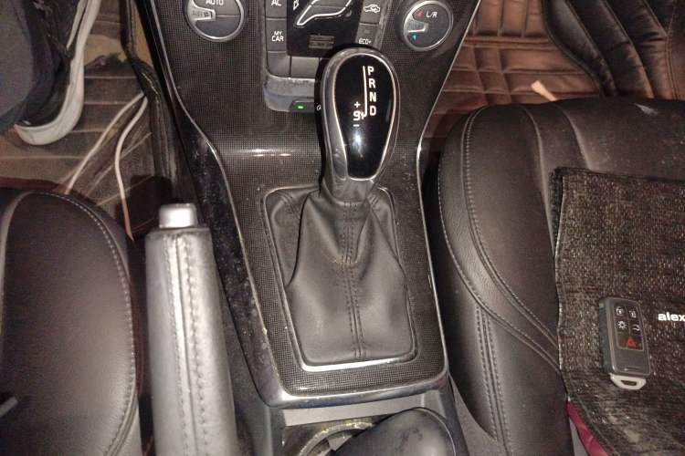 Used Volvo V40 2017 T3 Zhiyi Edition Gear Lever