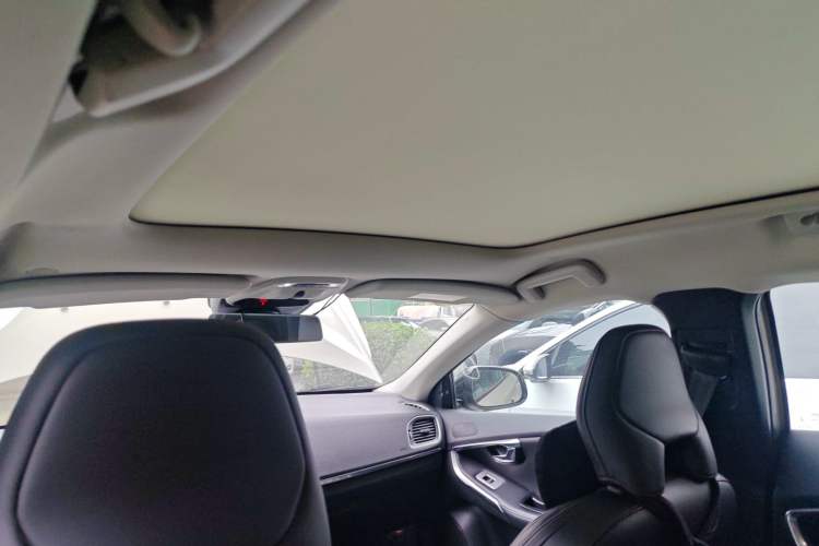 Used Volvo V40 2017 Cross Country T3 Zhiya Edition Headliner