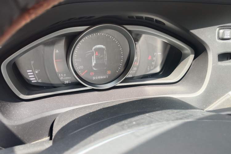 Used Volvo V40 2017 Cross Country T3 Zhiya Edition Instrument Cluster