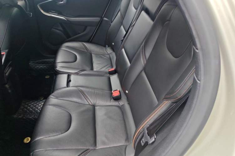 Used Volvo V40 2017 Cross Country T3 Zhiya Edition Interior 4