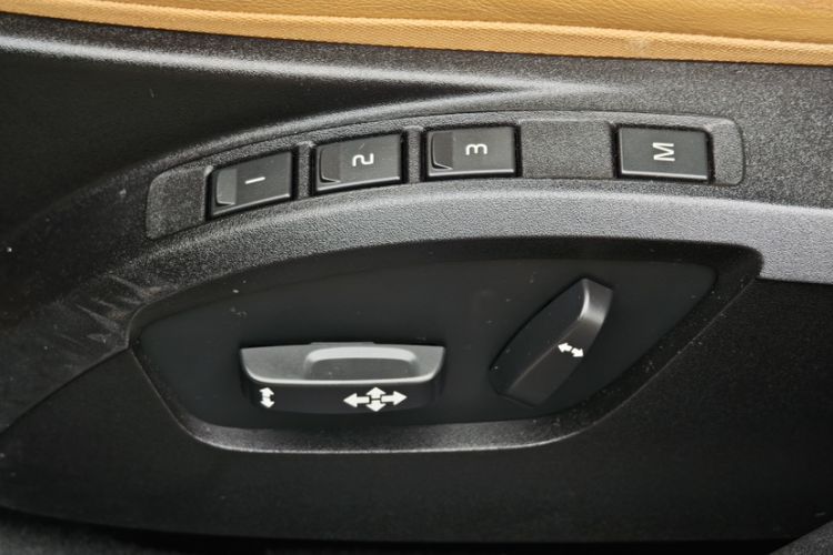 Used Volvo V40 2017 T3 Zhiya Edition Interior 6