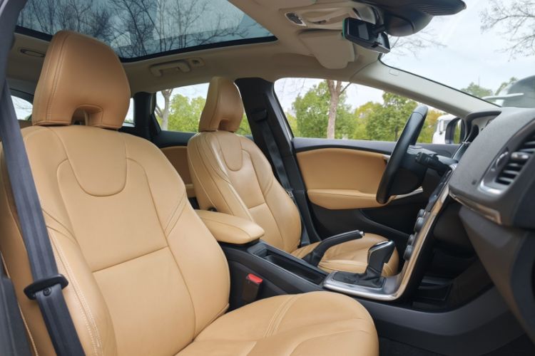 Used Volvo V40 2017 T3 Zhiya Edition Interior 8