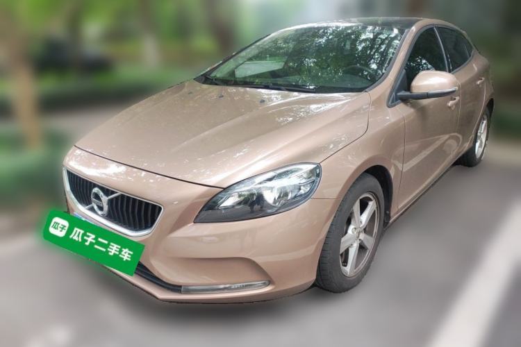 Used Volvo V40 2017 T3 Smart Edition Guazi used car, China used car export, Used car for sale, Used Volvo cars, Cheapest cars for sale