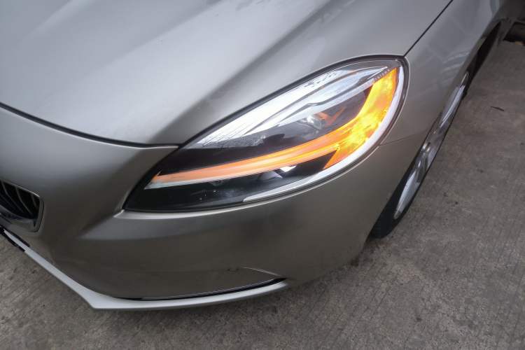 Used Volvo V40 2017 T3 Zhiya Edition Left Front Headlight