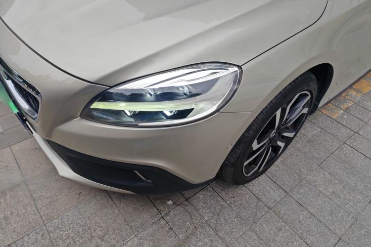Used Volvo V40 2017 Cross Country T3 Zhiya Edition Left Front Headlight