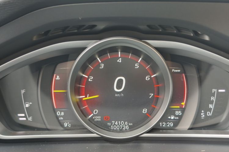 Used Volvo V40 2017 T3 Zhiya Edition Odometer Close Up