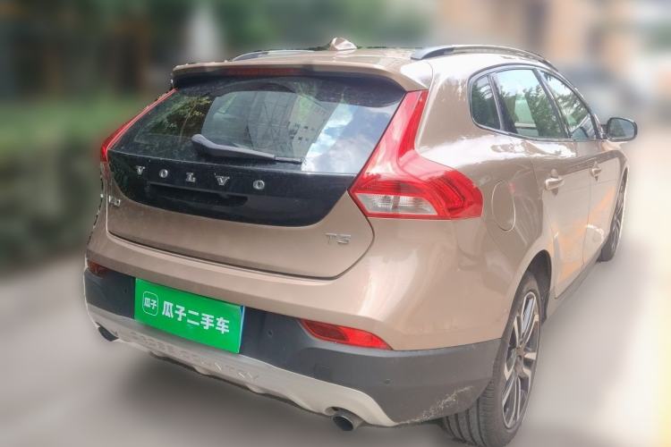 Used Volvo V40 2017 Cross Country T3 Zhiya Edition Rear Right 45 Deg