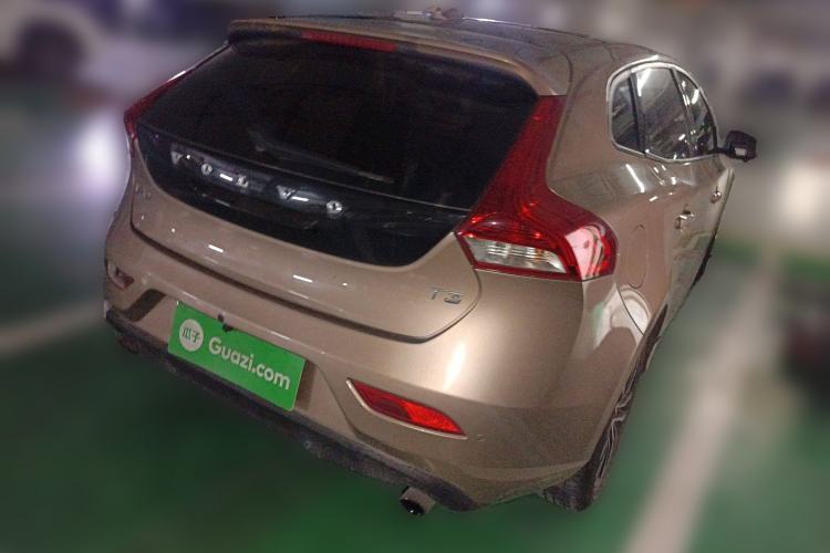 Used Volvo V40 2017 T3 Zhiyi Edition Rear Right 45 Deg